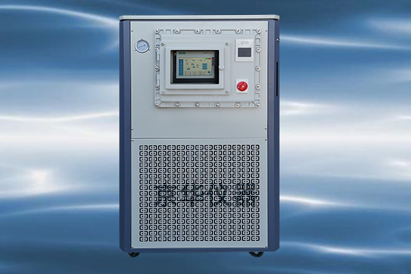 冷熱循環(huán)一體機的溫度控制在細節(jié)上有哪些設計